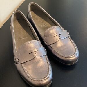 Rockport Leather Penny Loafers Metallic Silver Women's 8W more like medium width